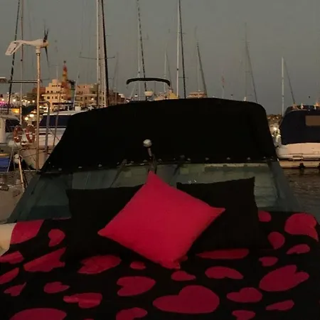 Alquiler De Barco بوتيل لاس غاليتاس
