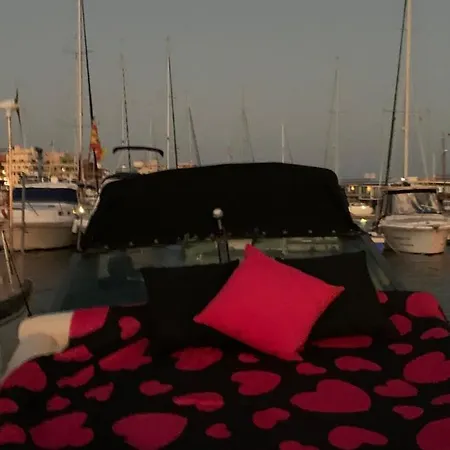 Alquiler De Barco بوتيل لاس غاليتاس