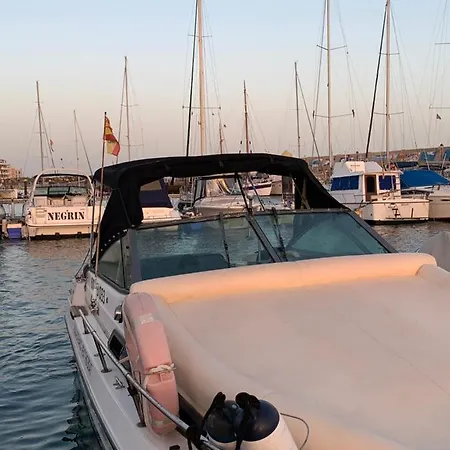 Alquiler De Barco Botel